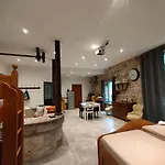 Du Longevent Du Moulin Perouges Pensionat 3*