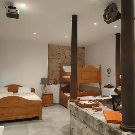 Guest house Du Longevent Du Moulin Perouges *