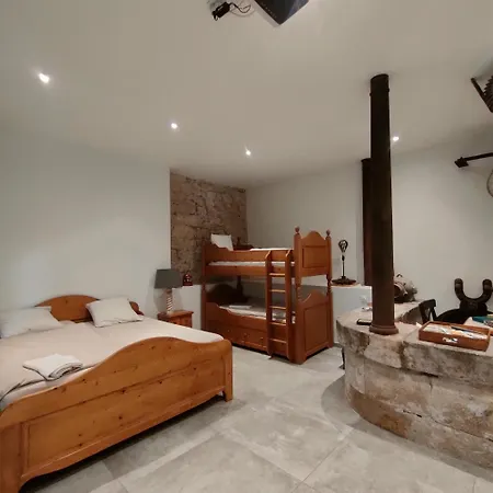 Guest house Du Longevent Du Moulin Perouges *