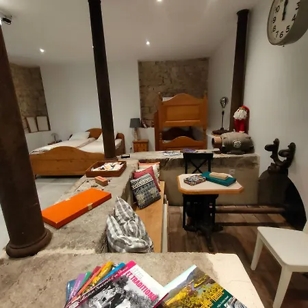 Du Longevent Du Moulin Perouges Guest house Meximieux