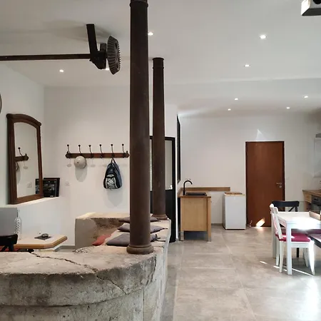 Du Longevent Du Moulin Perouges Guest house