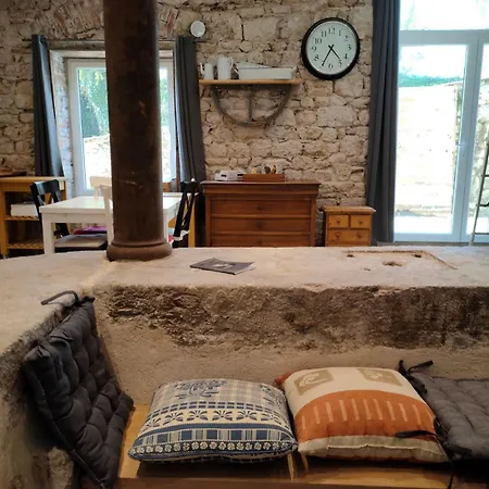 Guest house Du Longevent Du Moulin Perouges