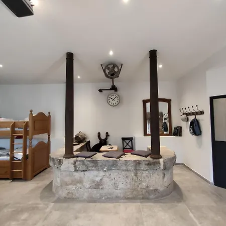 Du Longevent Du Moulin Pérouges 3* Meximieux