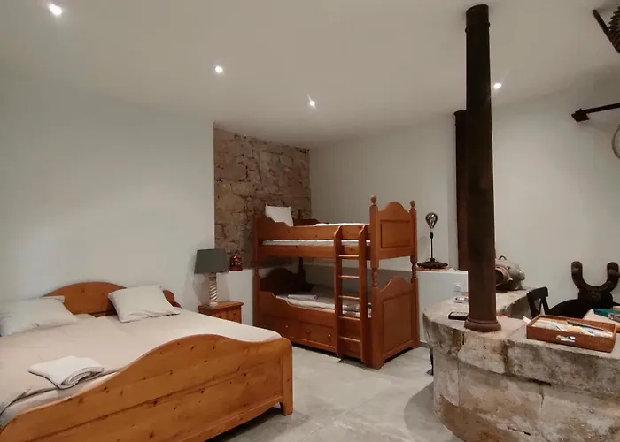 Πανσιόν Du Longevent Du Moulin Perouges 3*